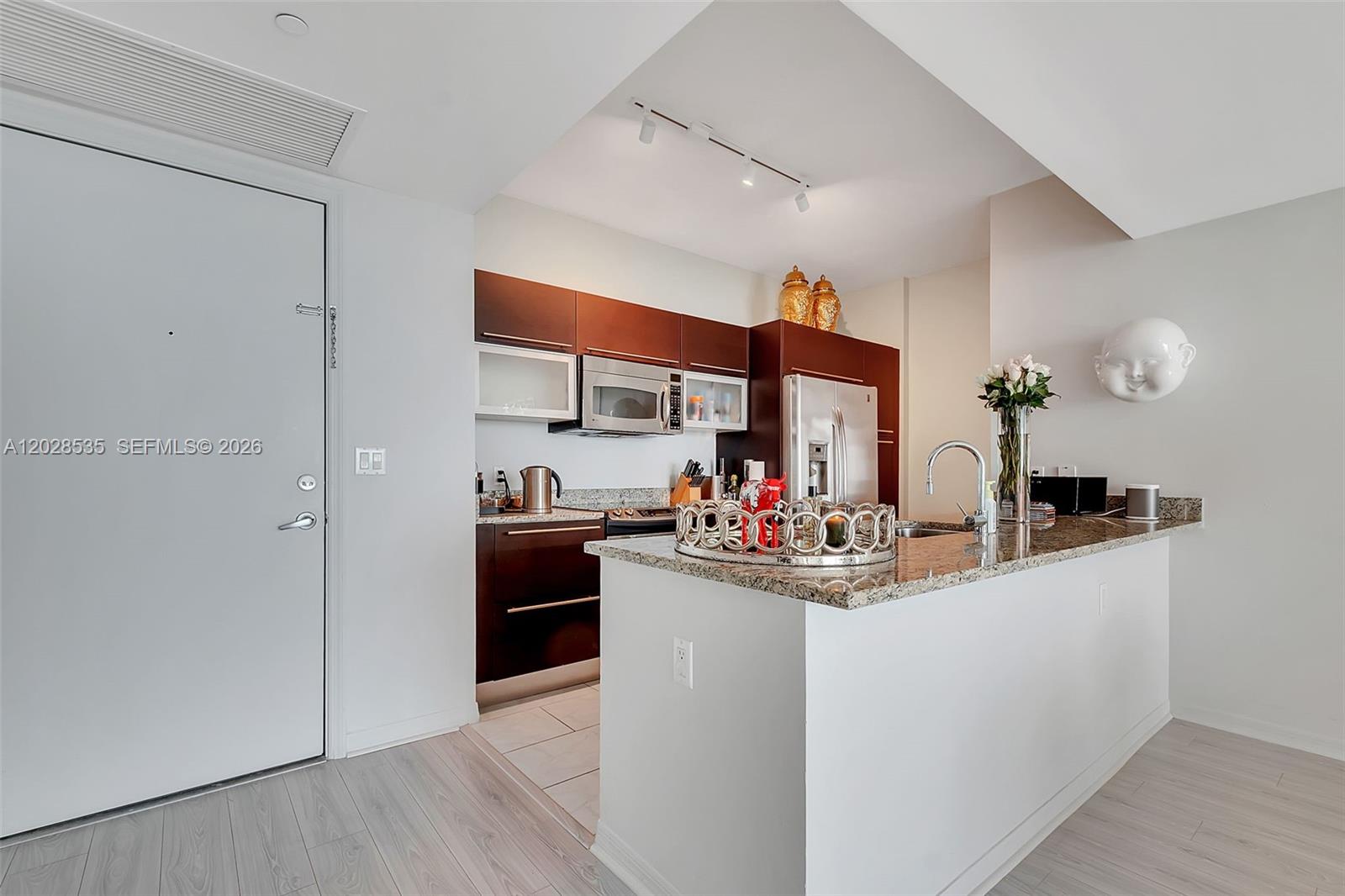 951 Brickell Ave #2406, Miami FL 33131
