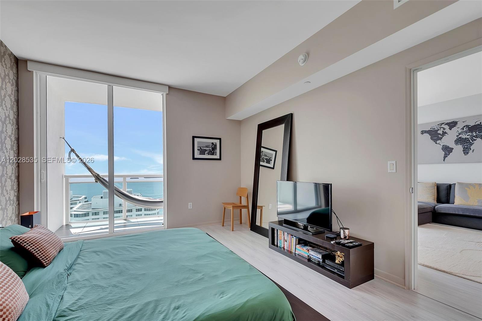 951 Brickell Ave #2406, Miami FL 33131