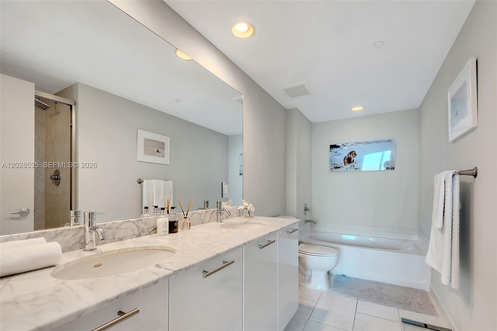 951 Brickell Ave #2406, Miami FL 33131