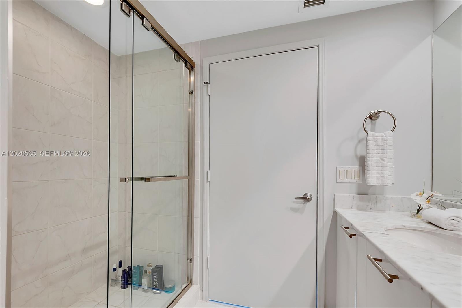 951 Brickell Ave #2406, Miami FL 33131