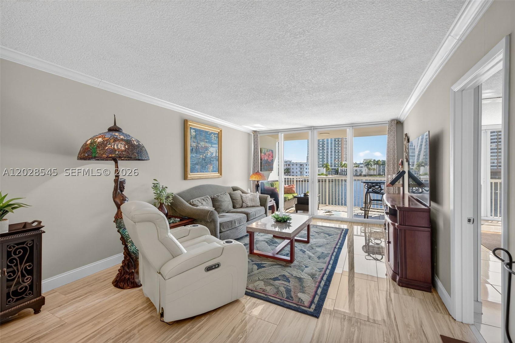 121 Golden Isles Dr #205, Hallandale Beach FL 33009