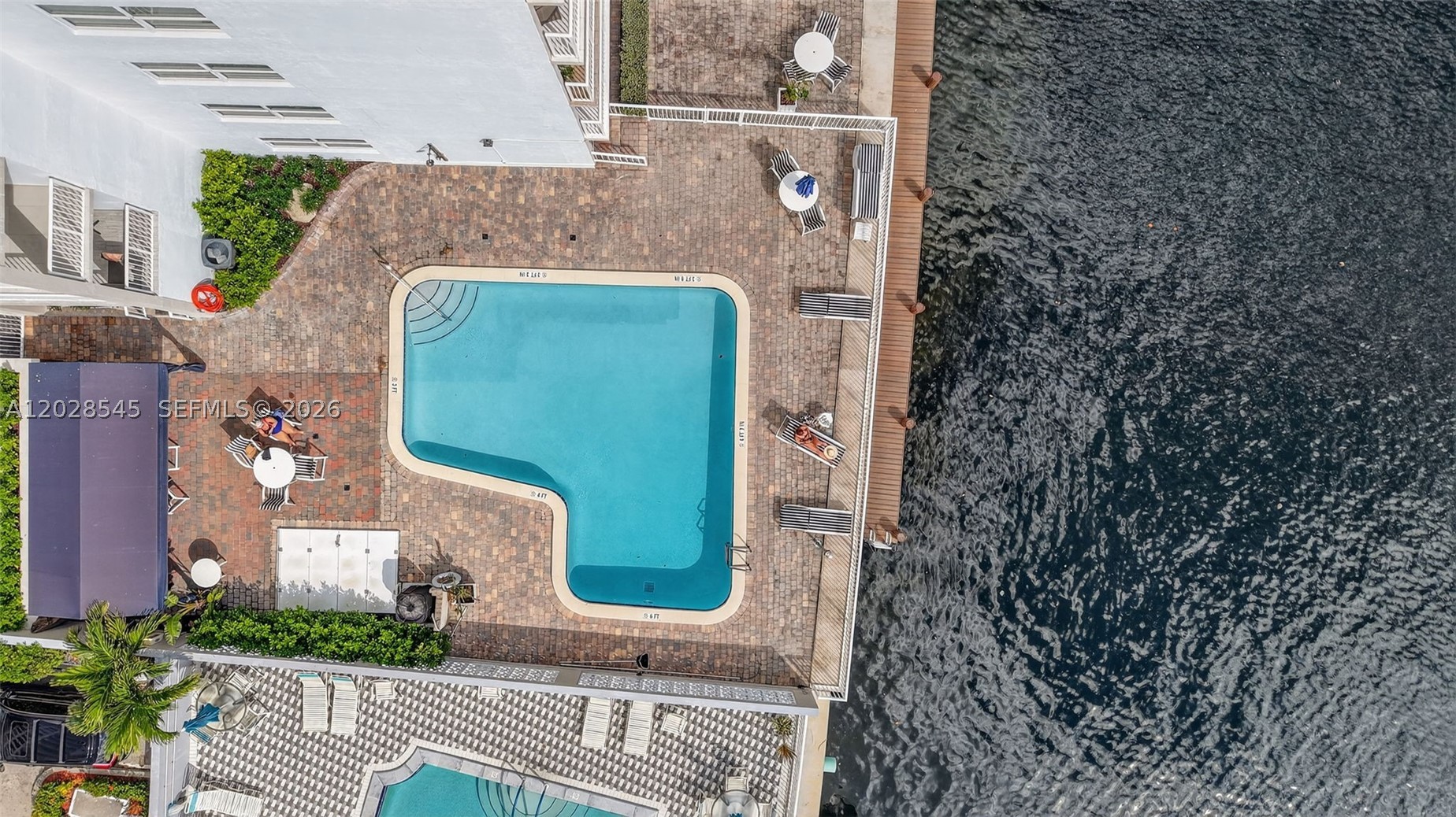 121 Golden Isles Dr #205, Hallandale Beach FL 33009