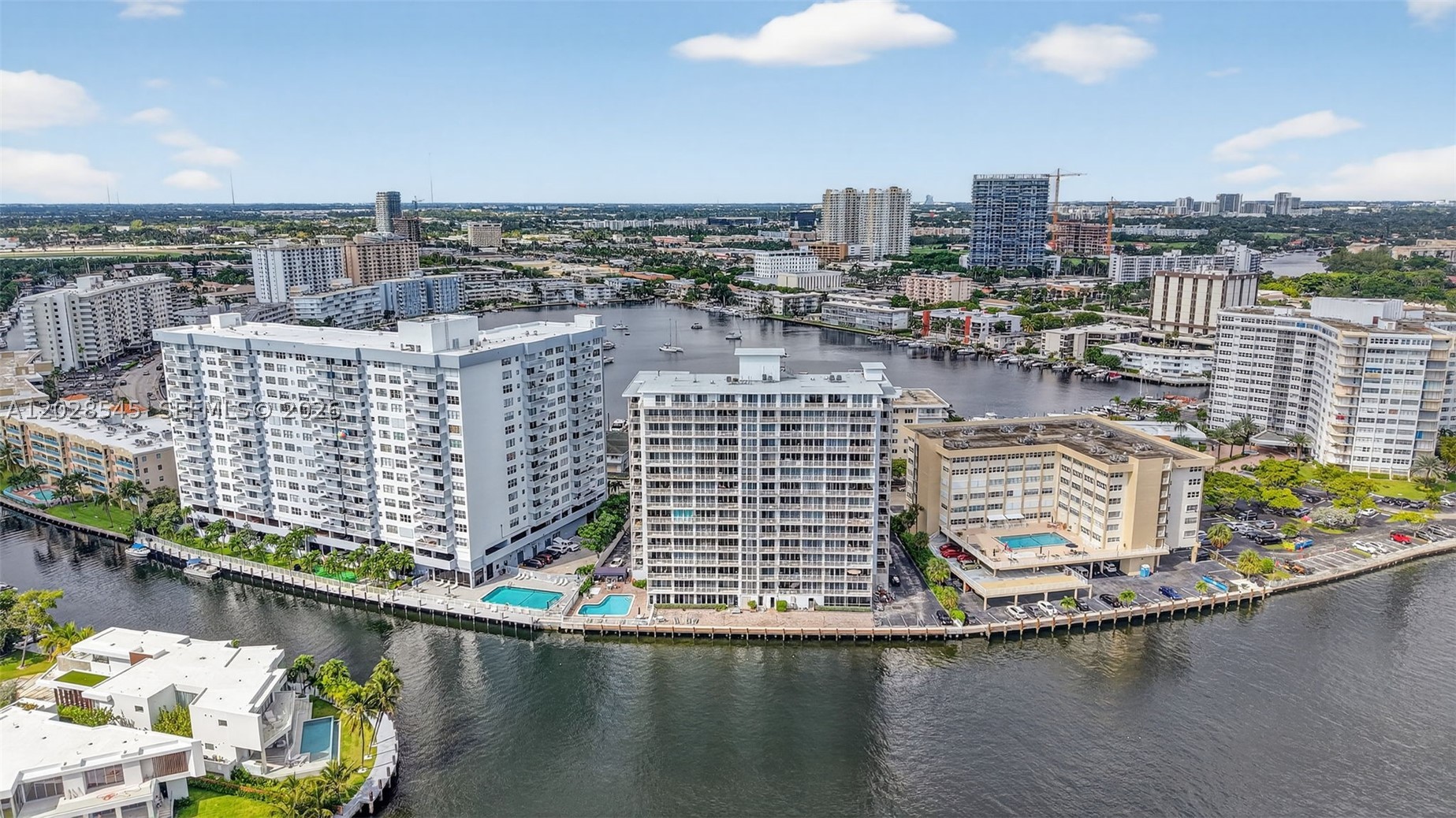 121 Golden Isles Dr #205, Hallandale Beach FL 33009