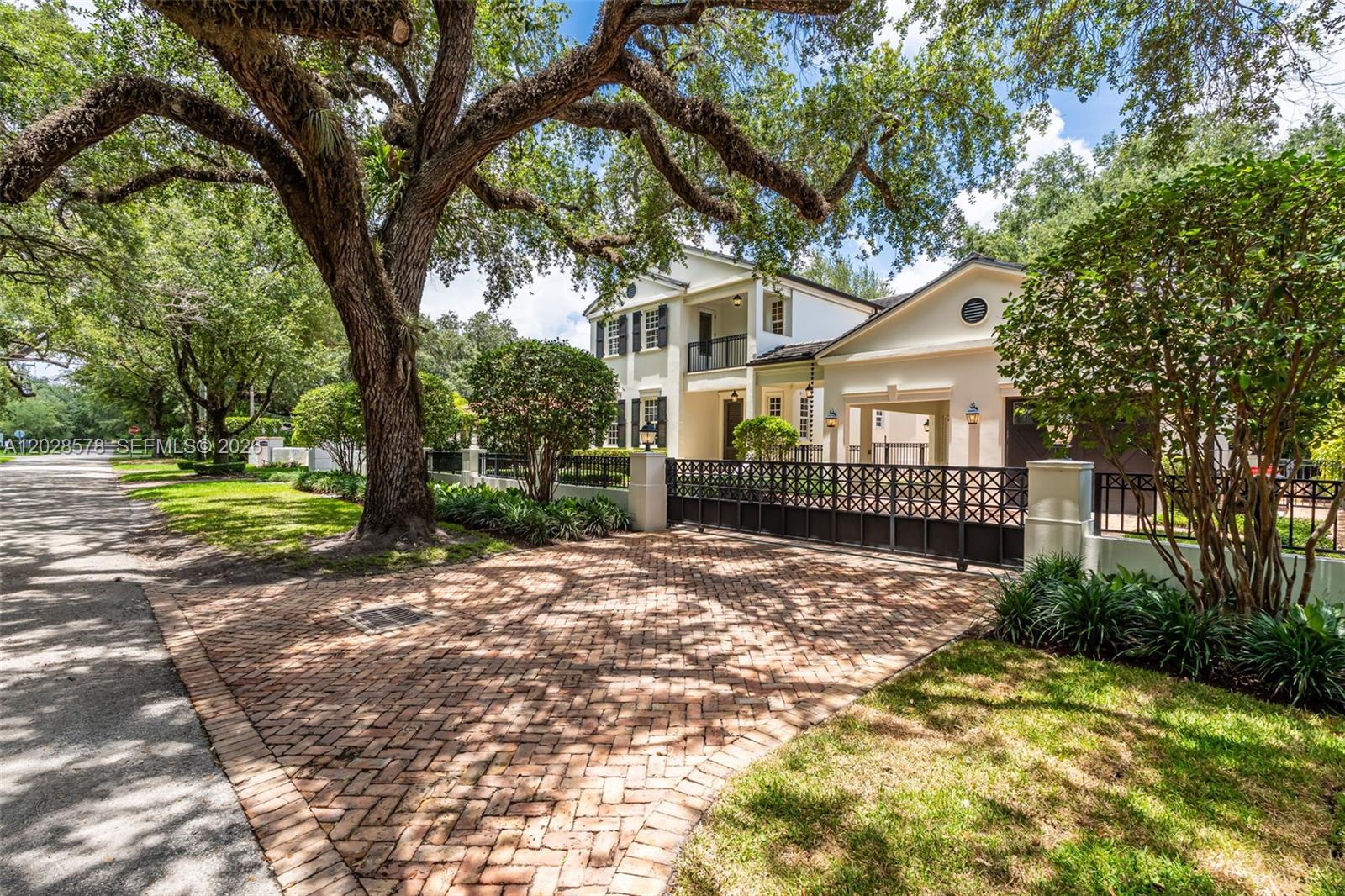 1233 Alegriano Ave, Coral Gables FL 33146