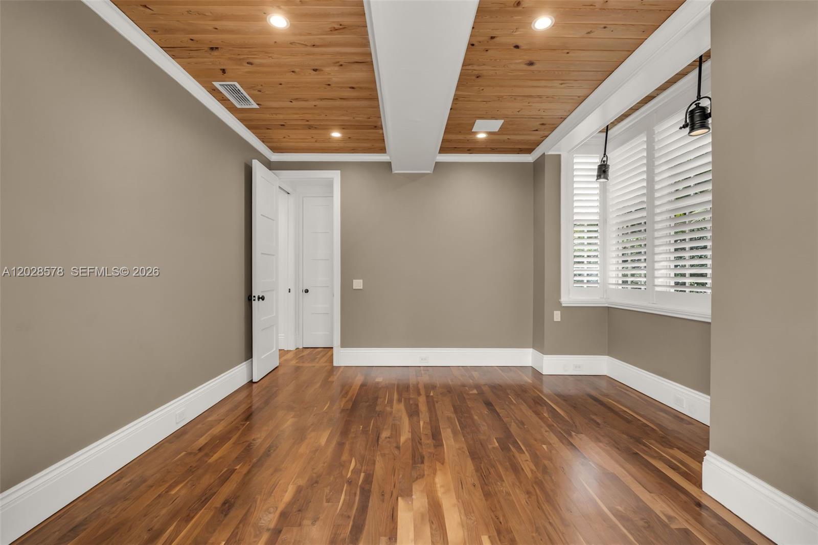 1233 Alegriano Ave, Coral Gables FL 33146