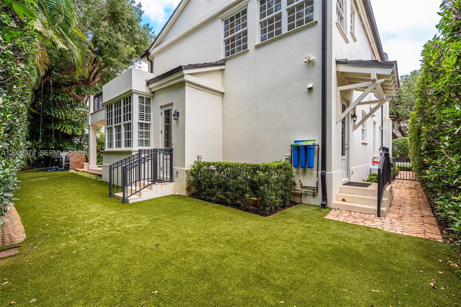 1233 Alegriano Ave, Coral Gables FL 33146