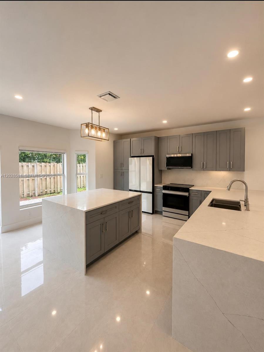 11244 NW 58th Ter, Doral FL 33178