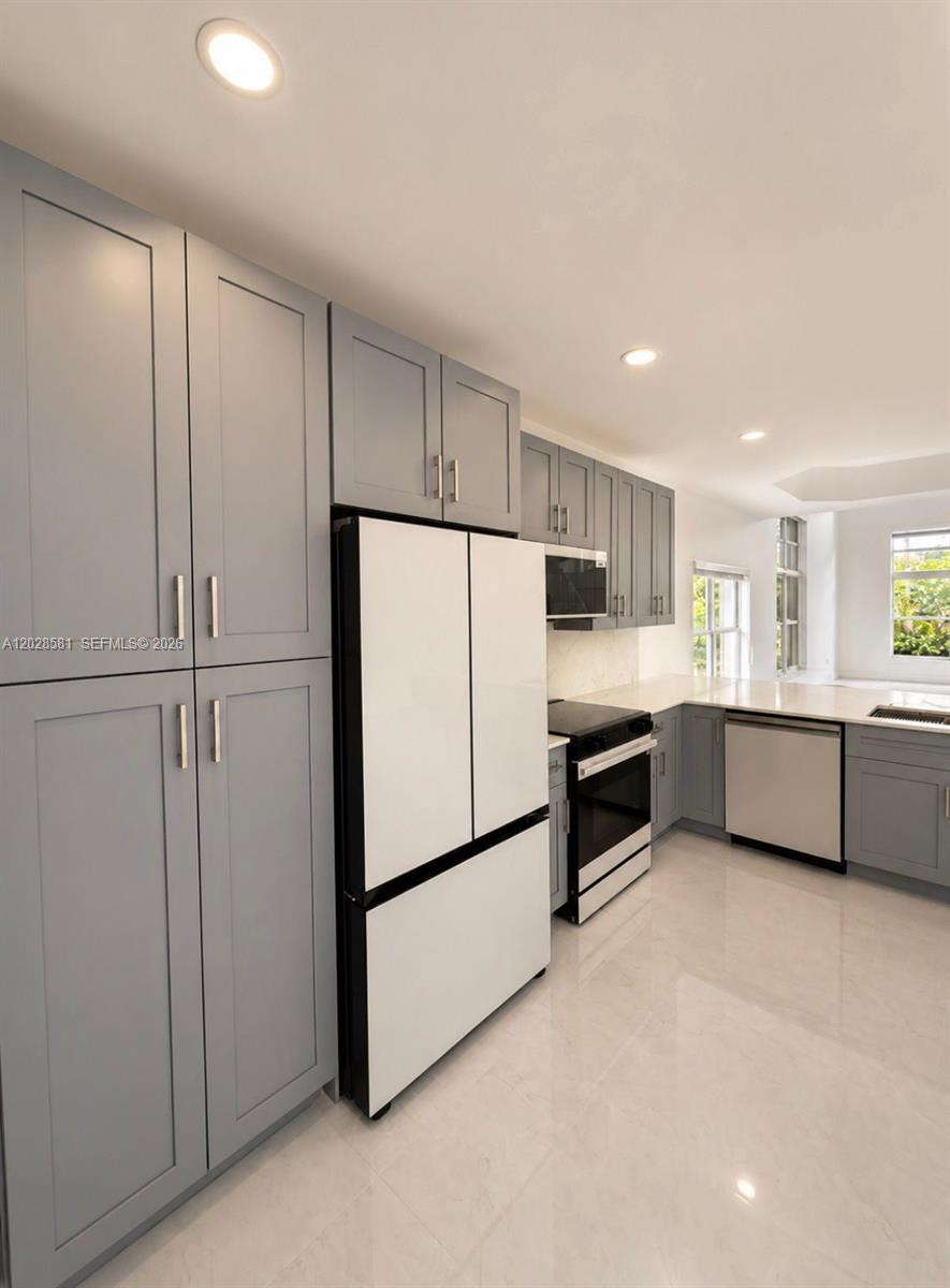 11244 NW 58th Ter, Doral FL 33178