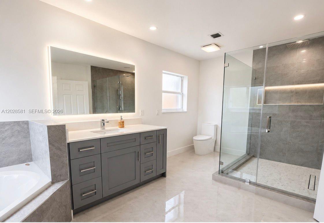 11244 NW 58th Ter, Doral FL 33178