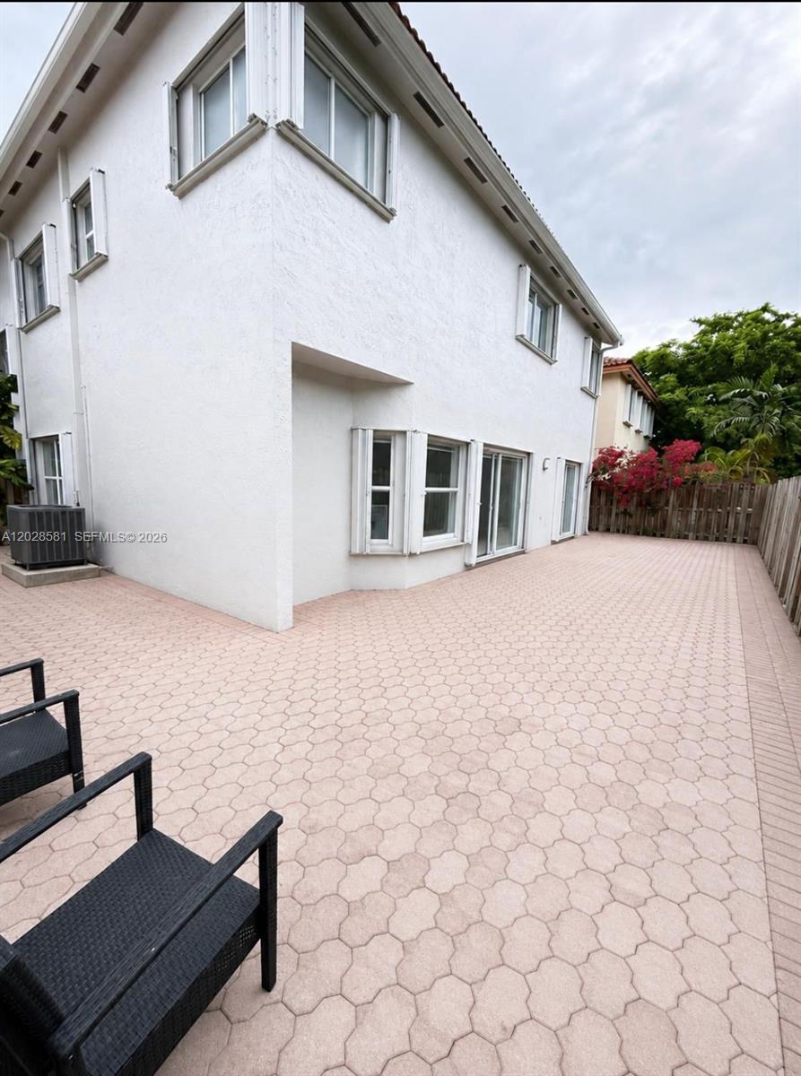 11244 NW 58th Ter, Doral FL 33178