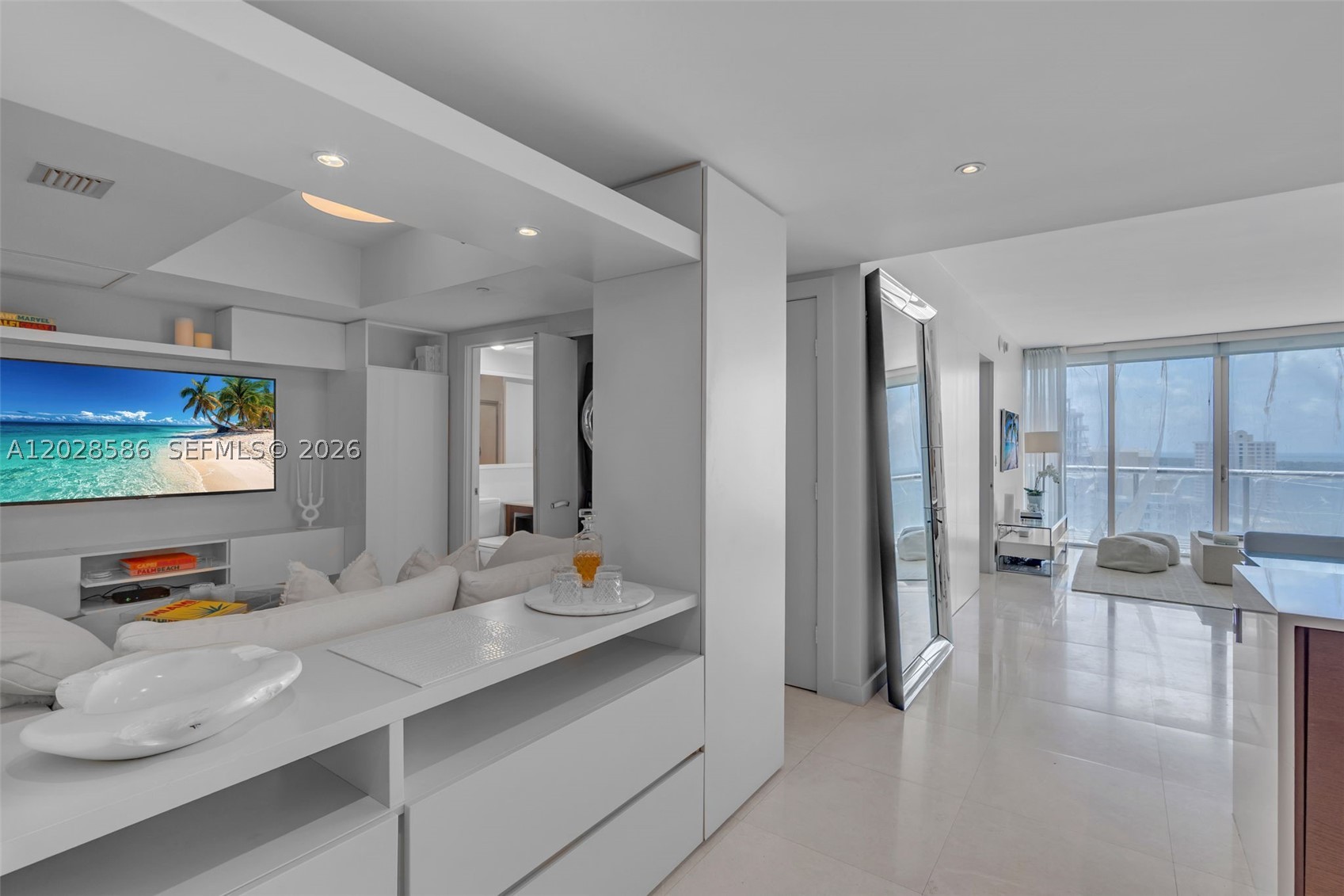 465 Brickell Ave #2703, Miami FL 33131