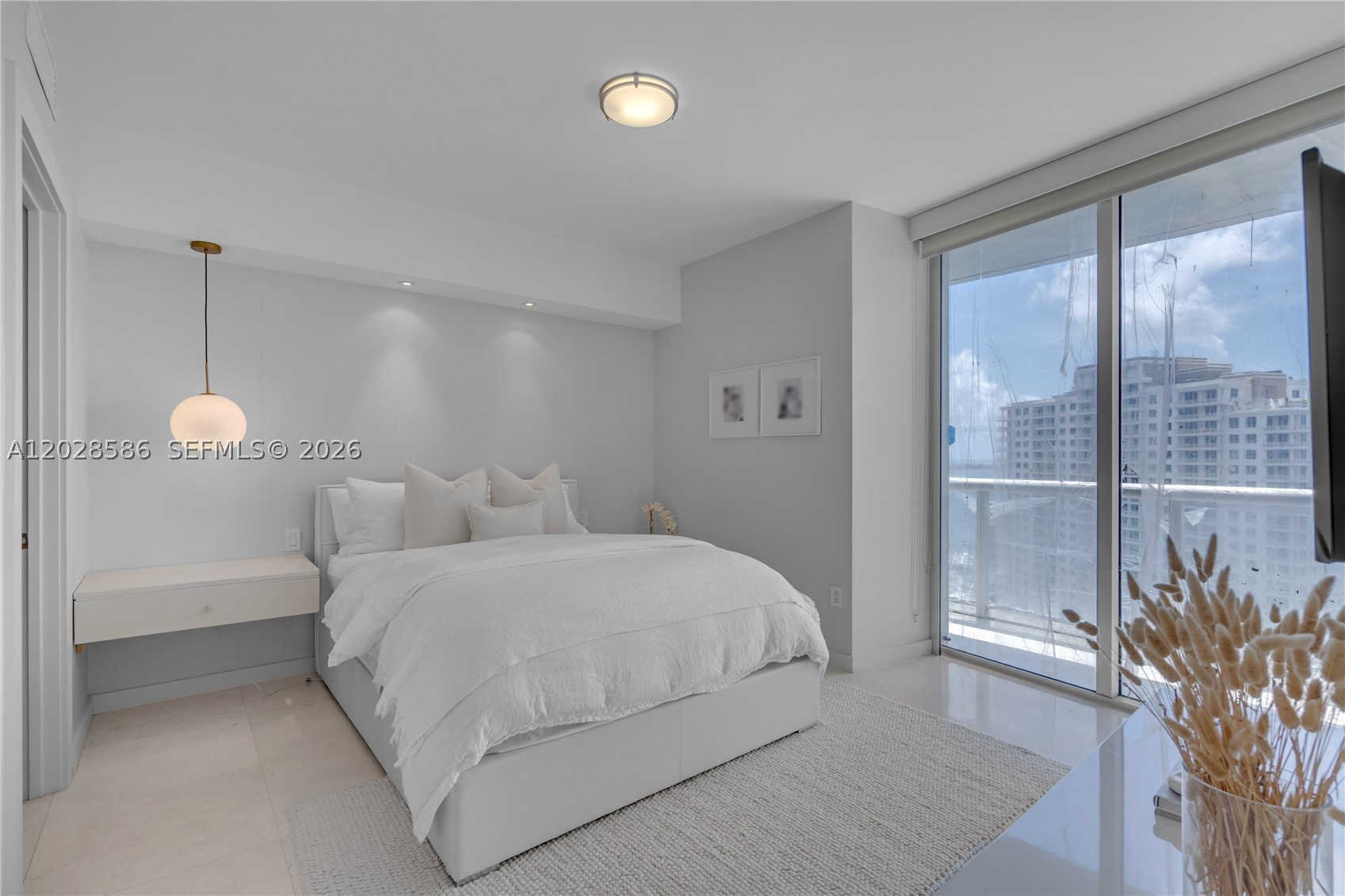 465 Brickell Ave #2703, Miami FL 33131