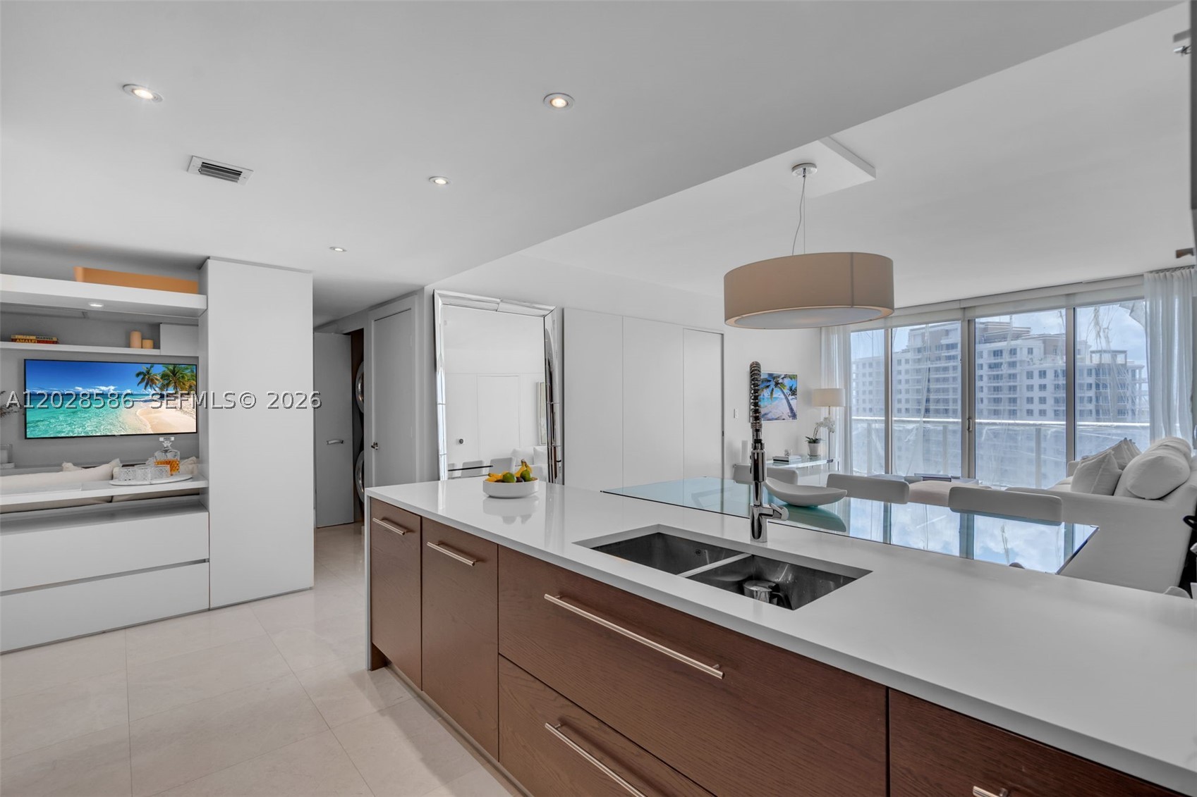 465 Brickell Ave #2703, Miami FL 33131