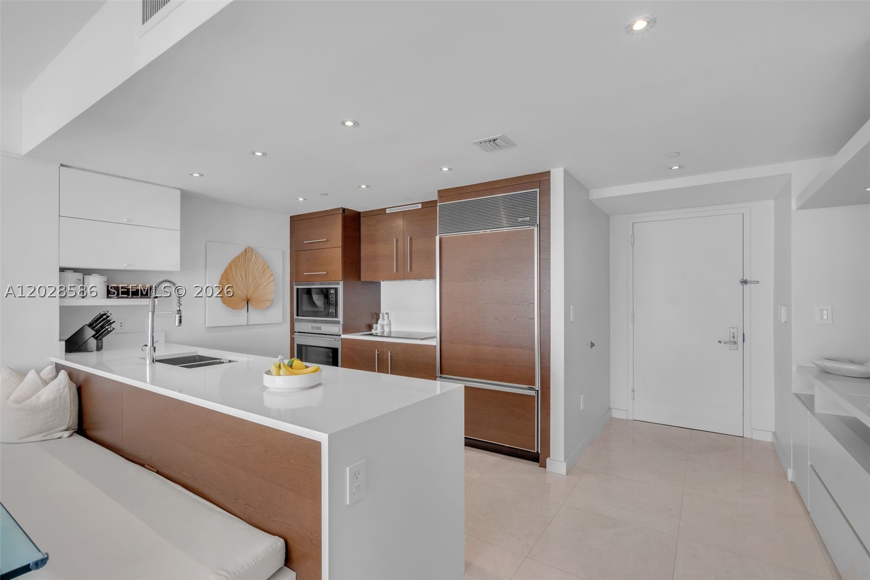 465 Brickell Ave #2703, Miami FL 33131