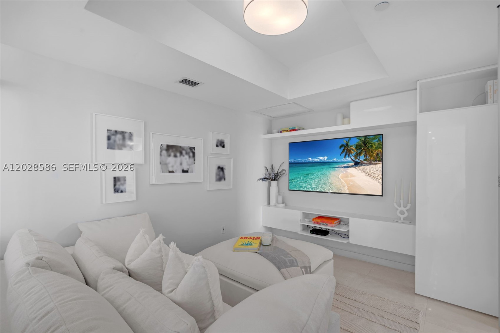 465 Brickell Ave #2703, Miami FL 33131