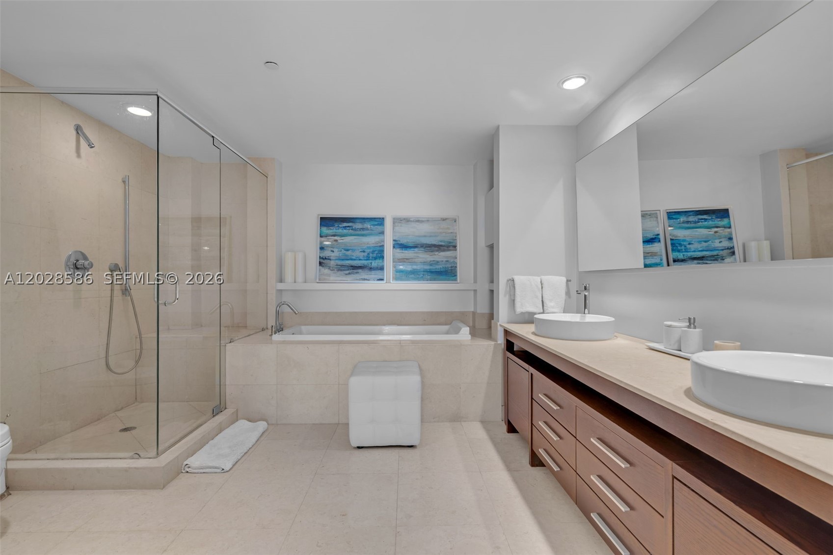 465 Brickell Ave #2703, Miami FL 33131