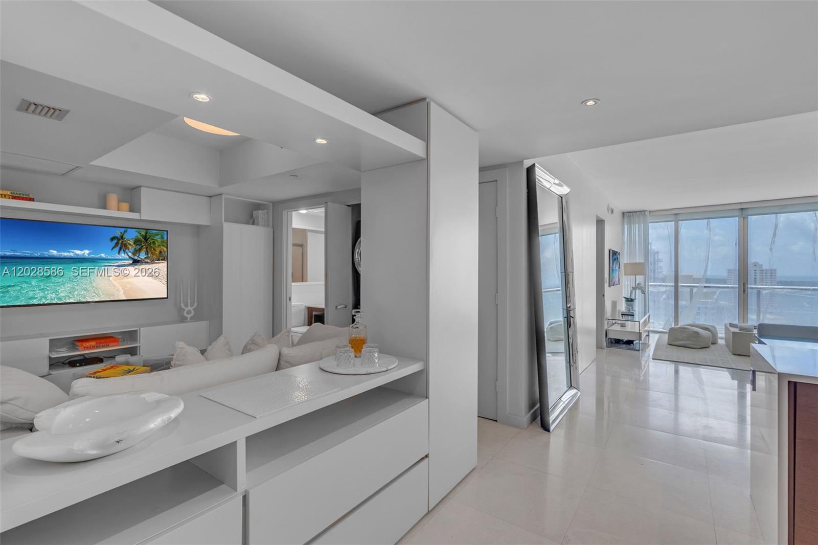 465 Brickell Ave #2703, Miami FL 33131