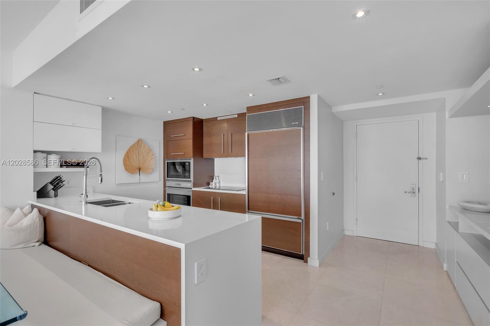 465 Brickell Ave #2703, Miami FL 33131
