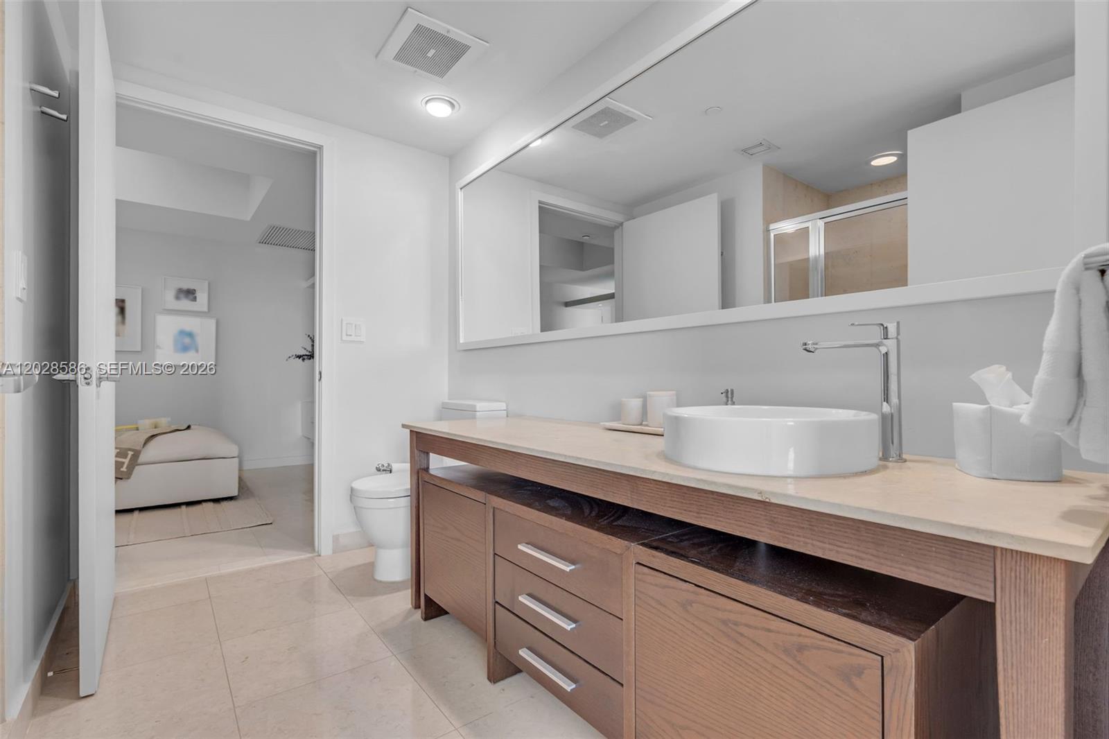 465 Brickell Ave #2703, Miami FL 33131