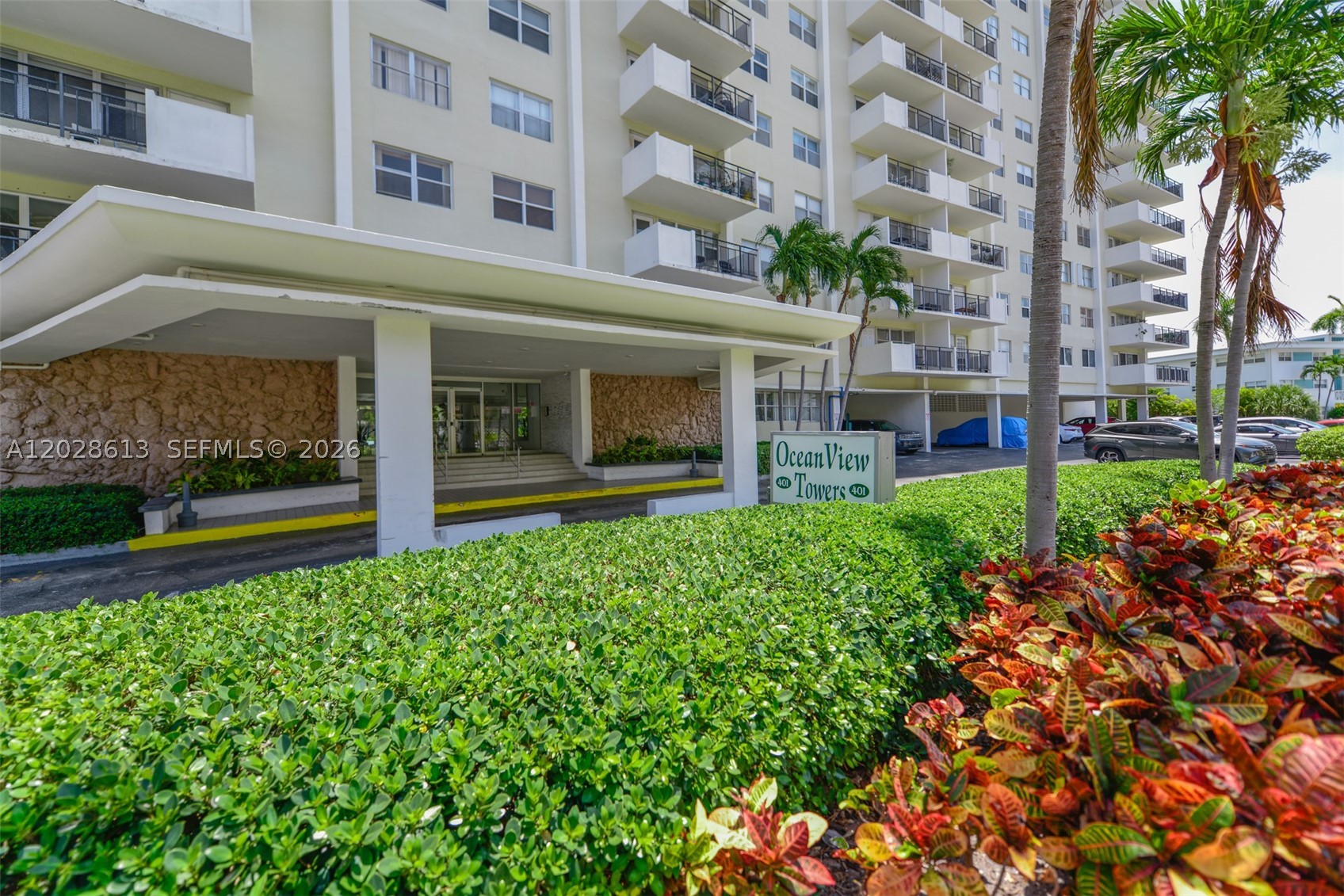 401 Golden Isles Dr #312, Hallandale Beach FL 33009