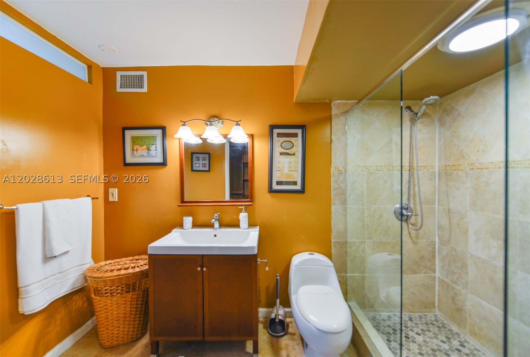 401 Golden Isles Dr #312, Hallandale Beach FL 33009