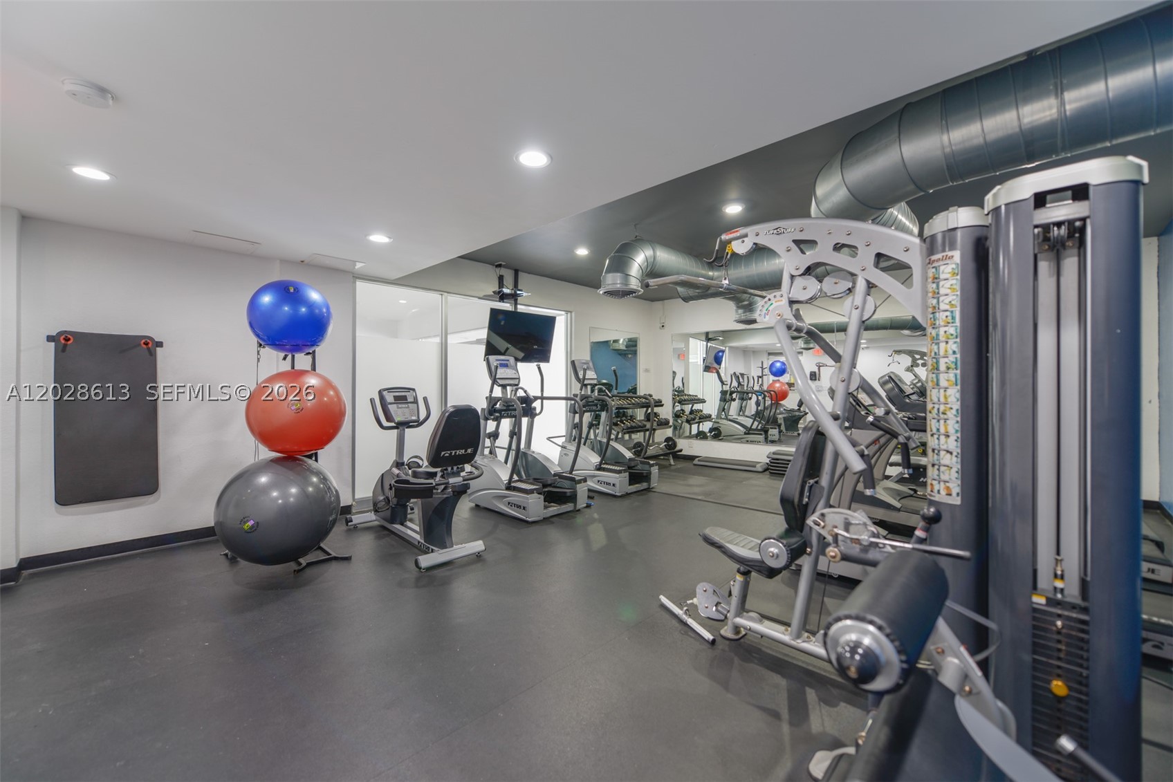 401 Golden Isles Dr #312, Hallandale Beach FL 33009