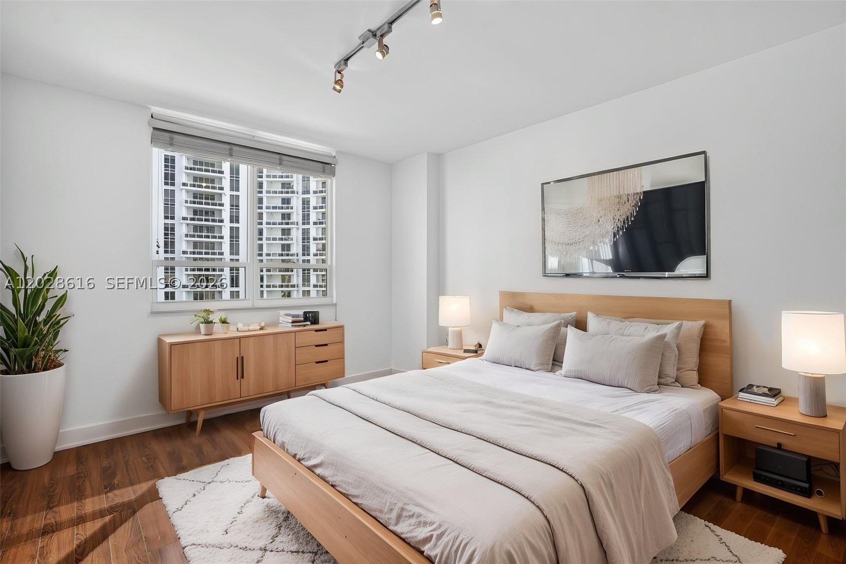 801 Brickell Key Blvd #906, Miami FL 33131