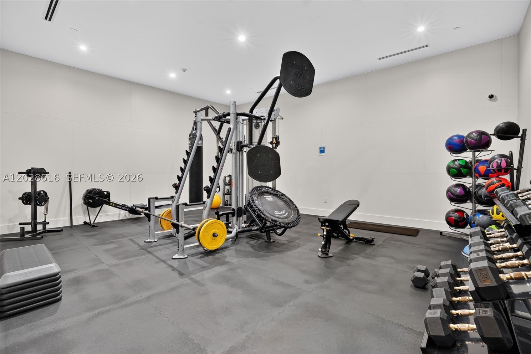 801 Brickell Key Blvd #906, Miami FL 33131