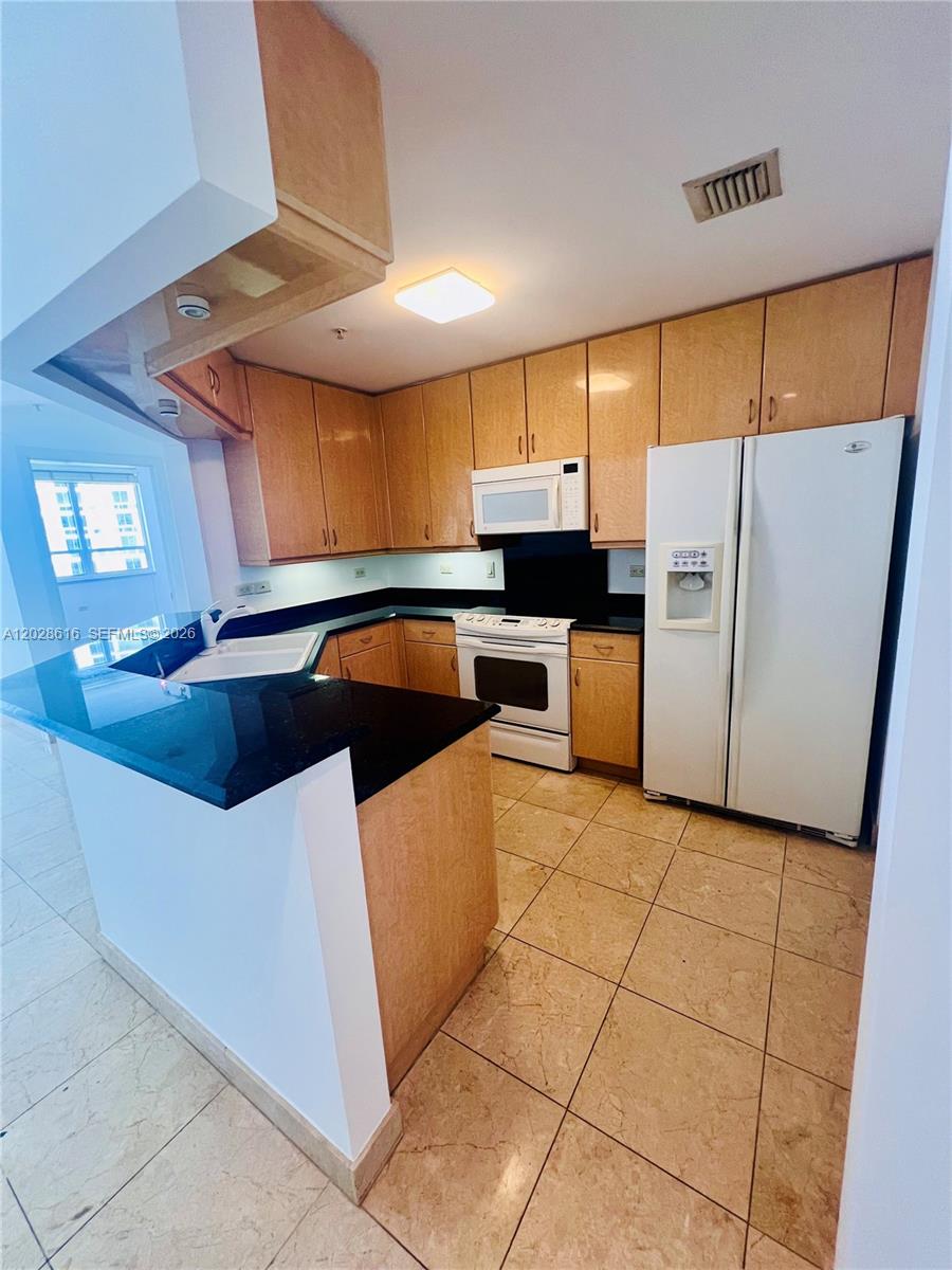 801 Brickell Key Blvd #906, Miami FL 33131