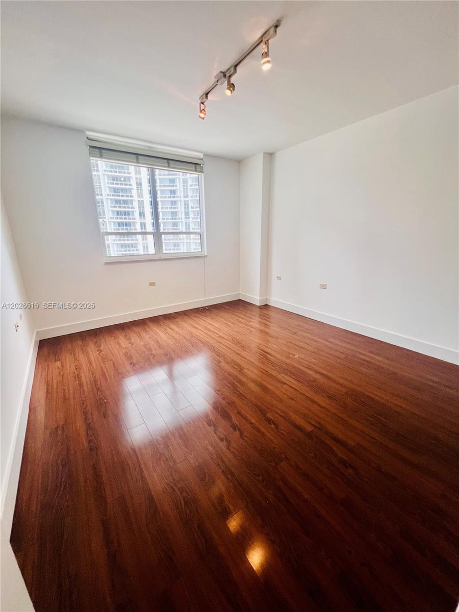 801 Brickell Key Blvd #906, Miami FL 33131