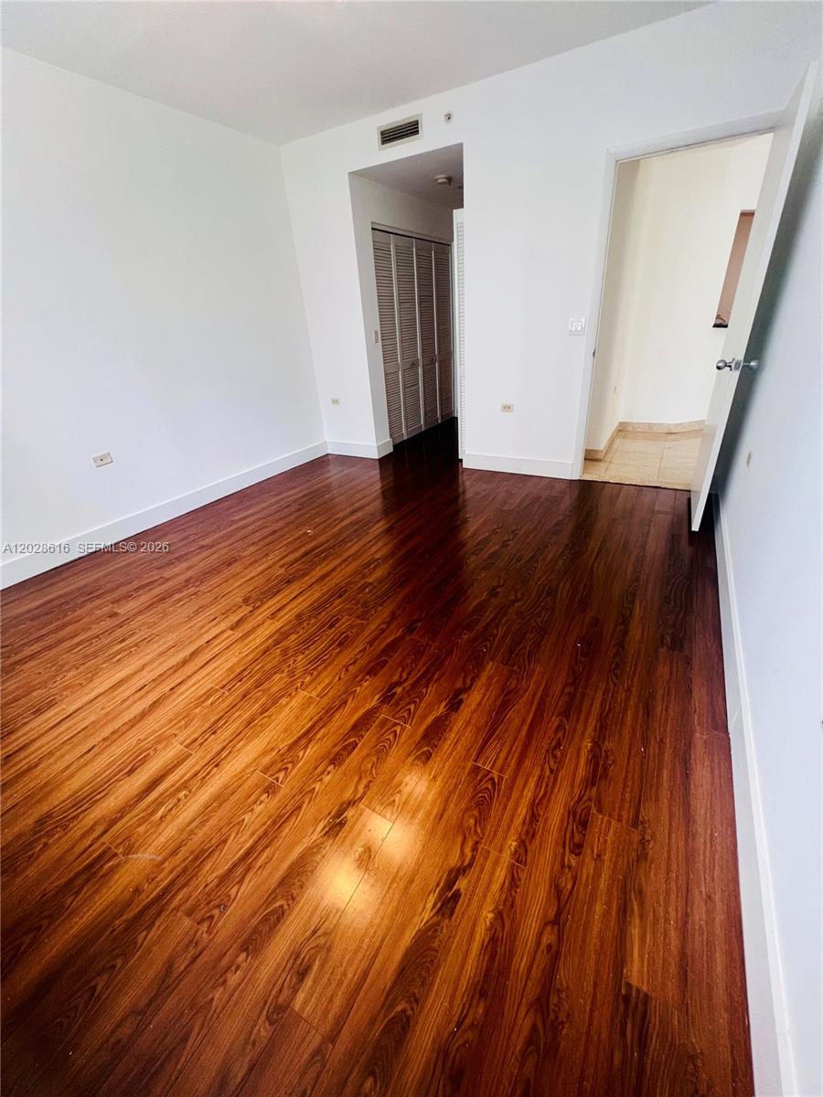 801 Brickell Key Blvd #906, Miami FL 33131