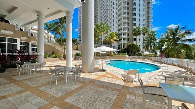 801 Brickell Key Blvd #906, Miami FL 33131