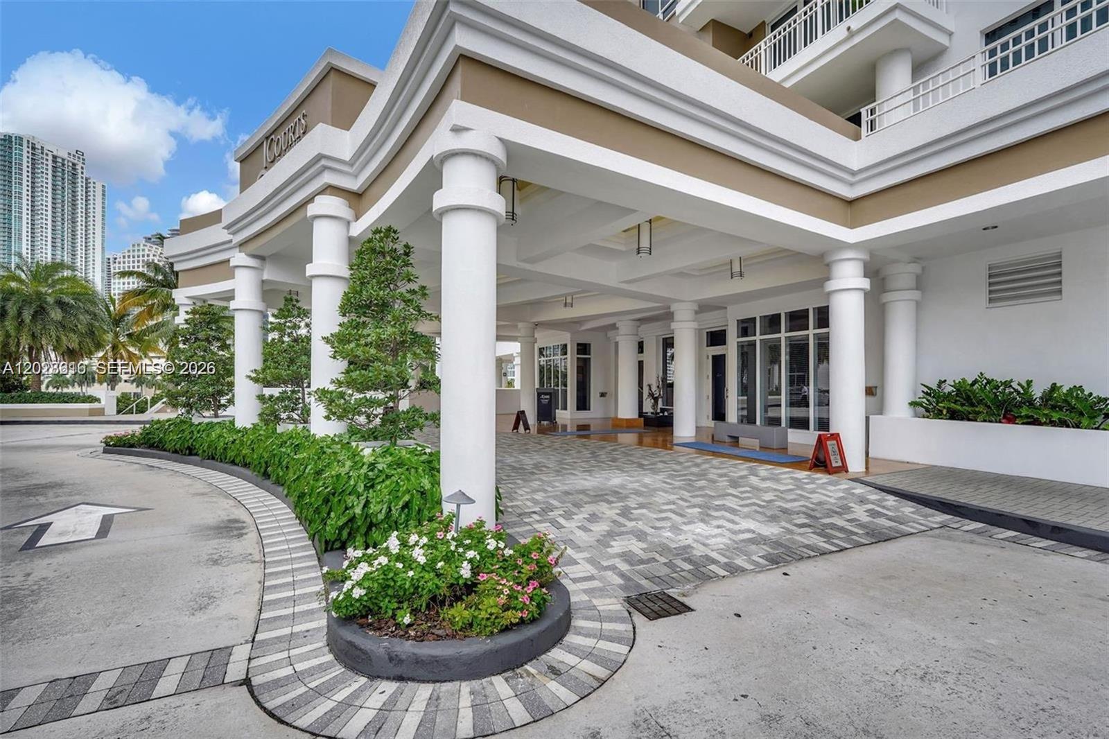 801 Brickell Key Blvd #906, Miami FL 33131