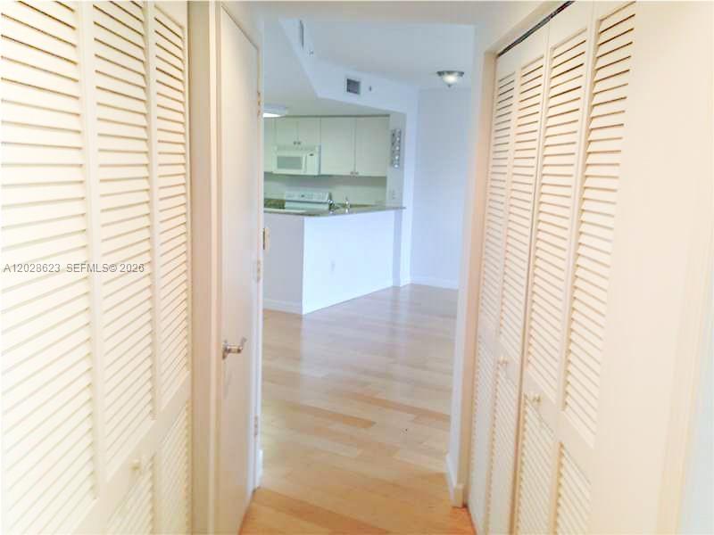 19501 W Country Club Dr #1511, Aventura FL 33180