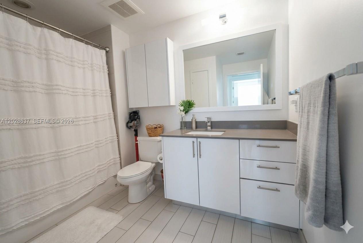 999 SW 1st Ave #2112, Miami FL 33130