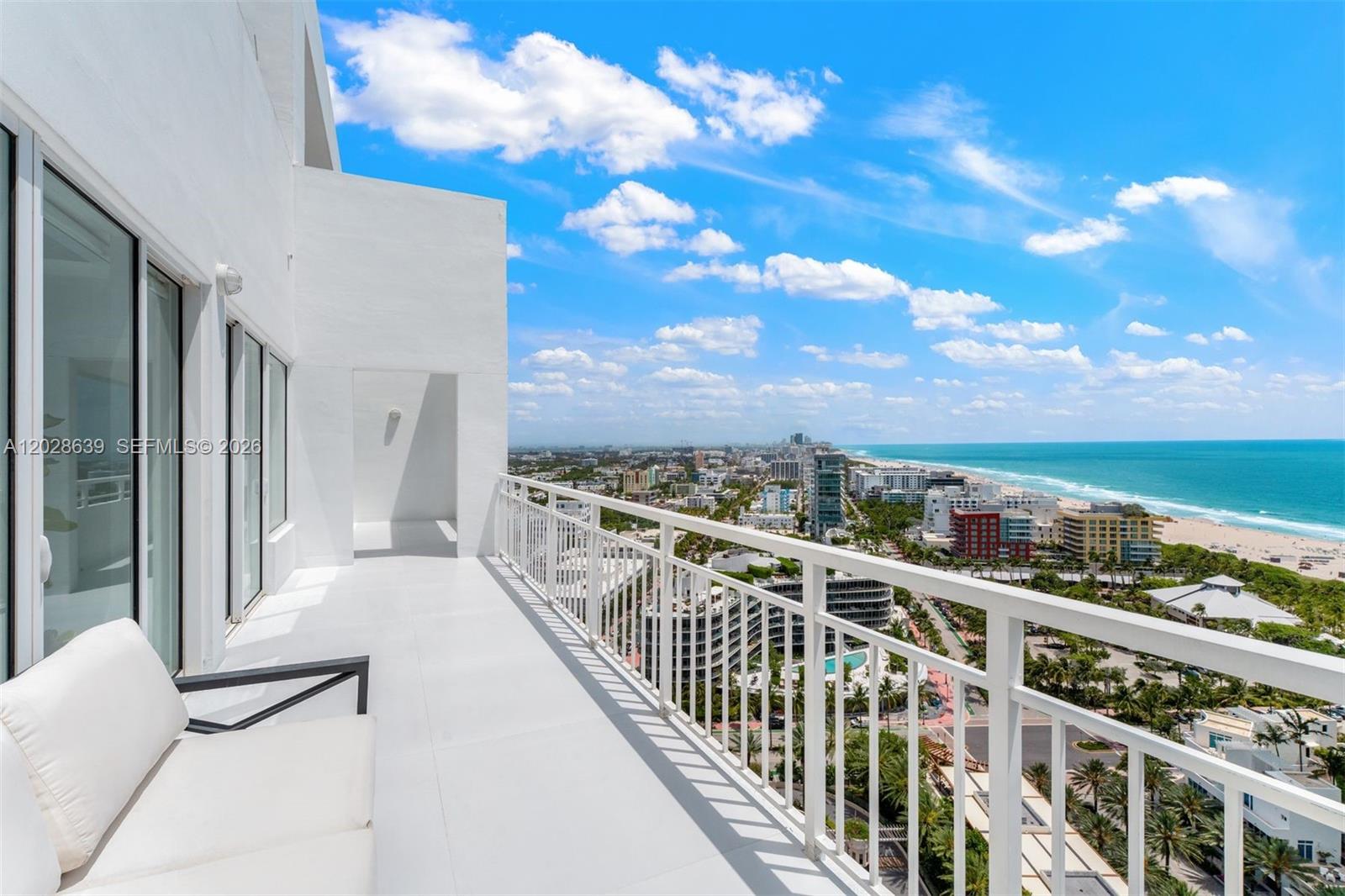 400 S Pointe Dr #PH2502, Miami Beach FL 33139