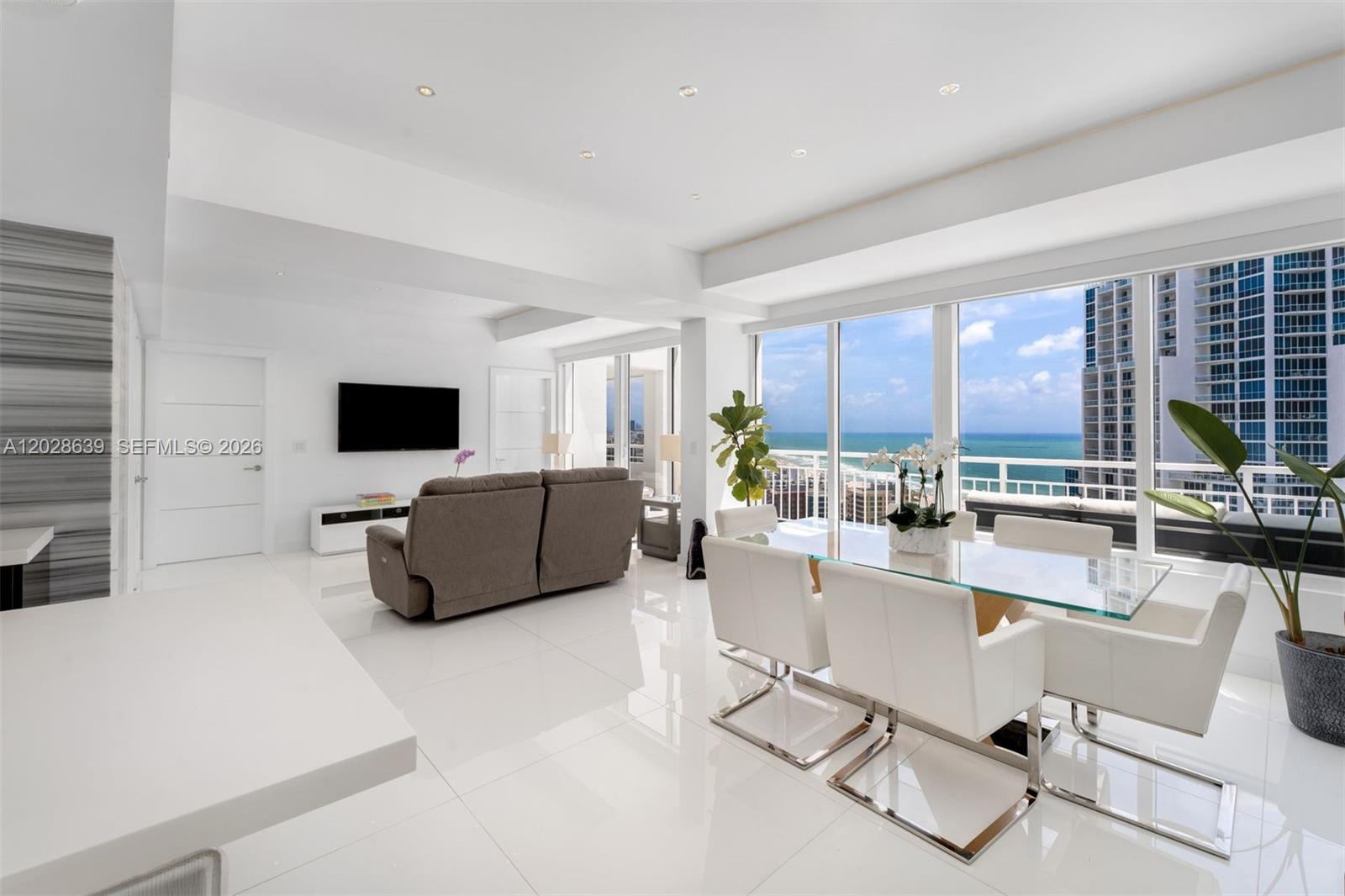400 S Pointe Dr #PH2502, Miami Beach FL 33139