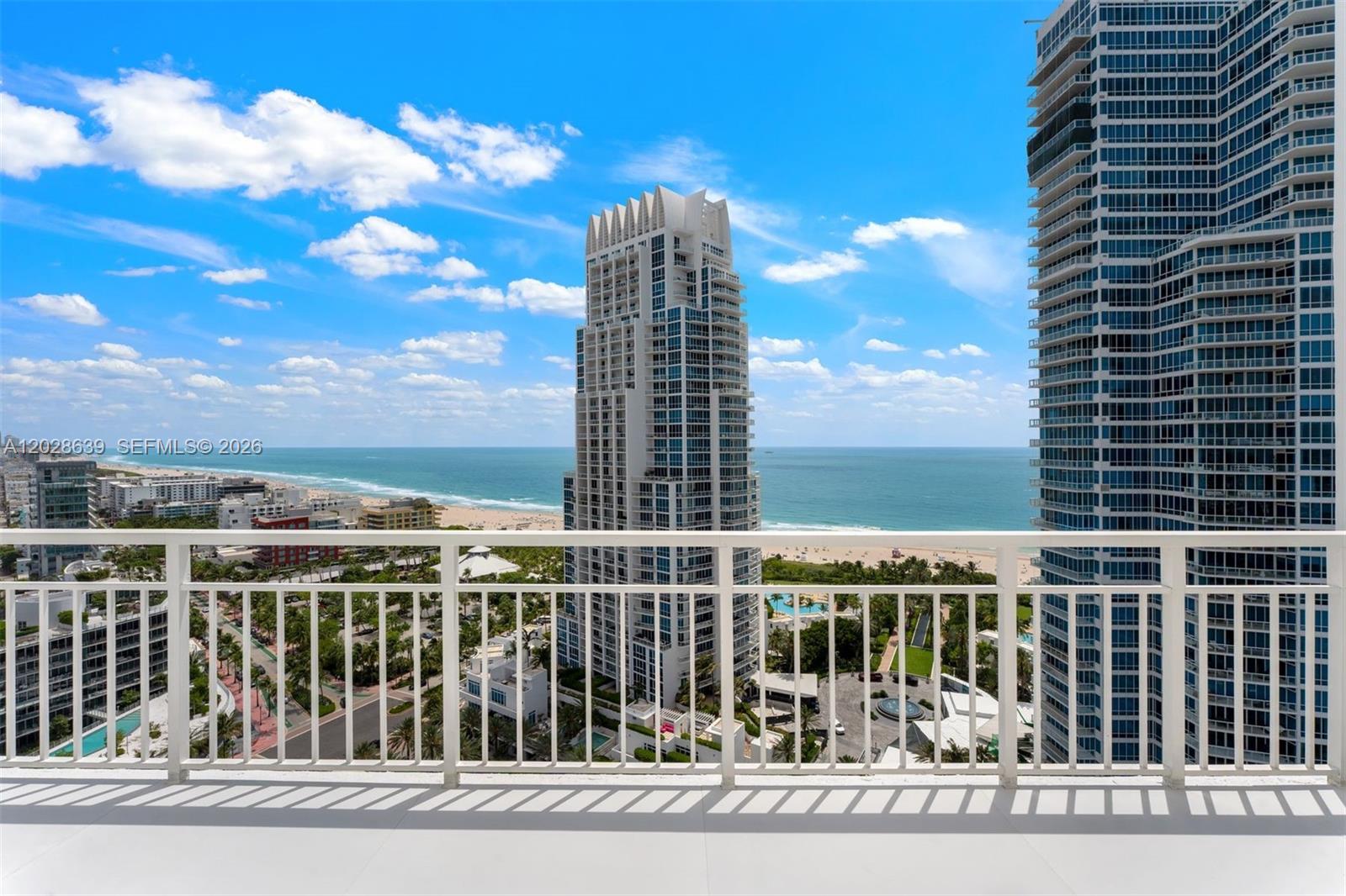 400 S Pointe Dr #PH2502, Miami Beach FL 33139