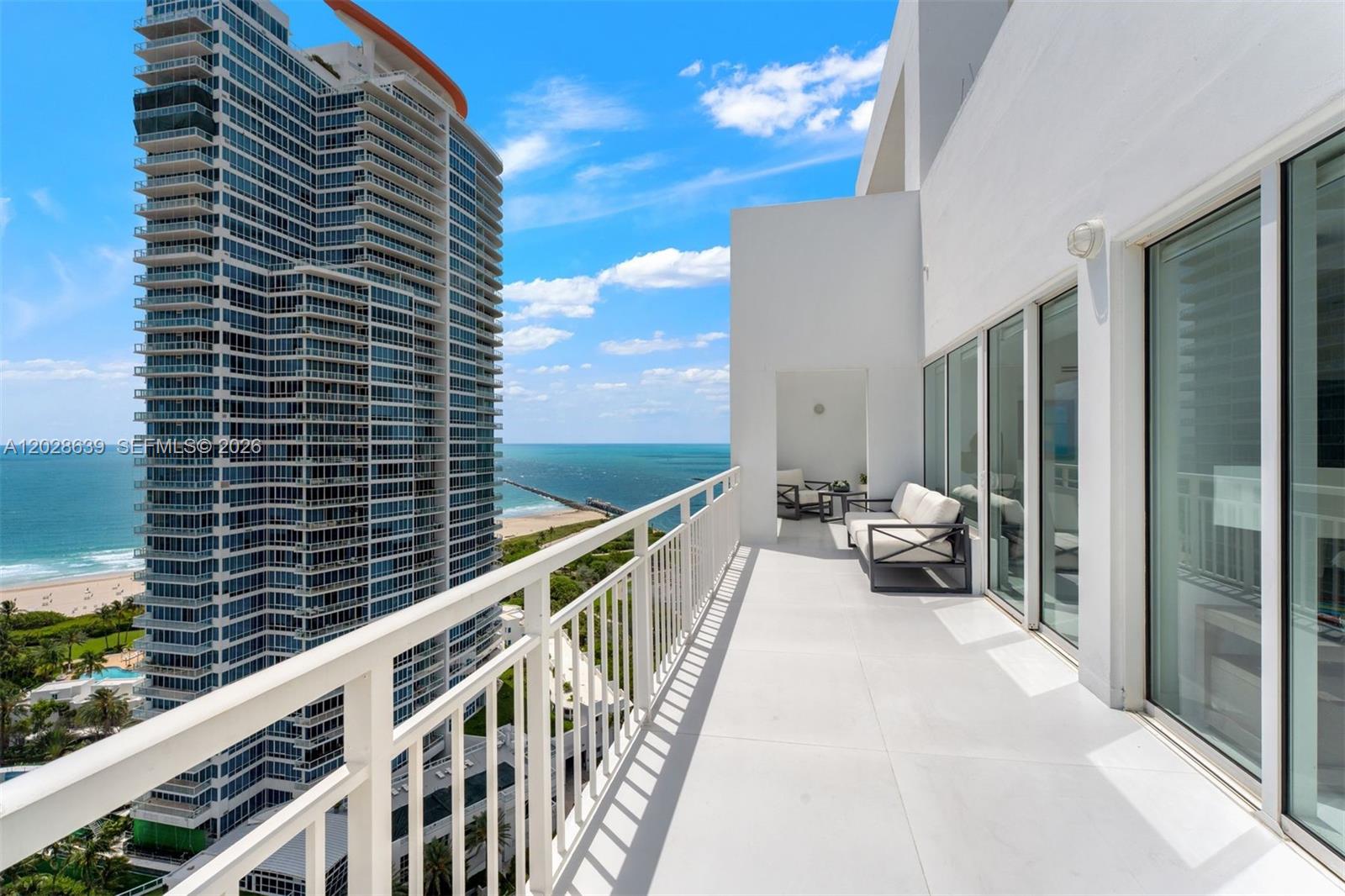 400 S Pointe Dr #PH2502, Miami Beach FL 33139