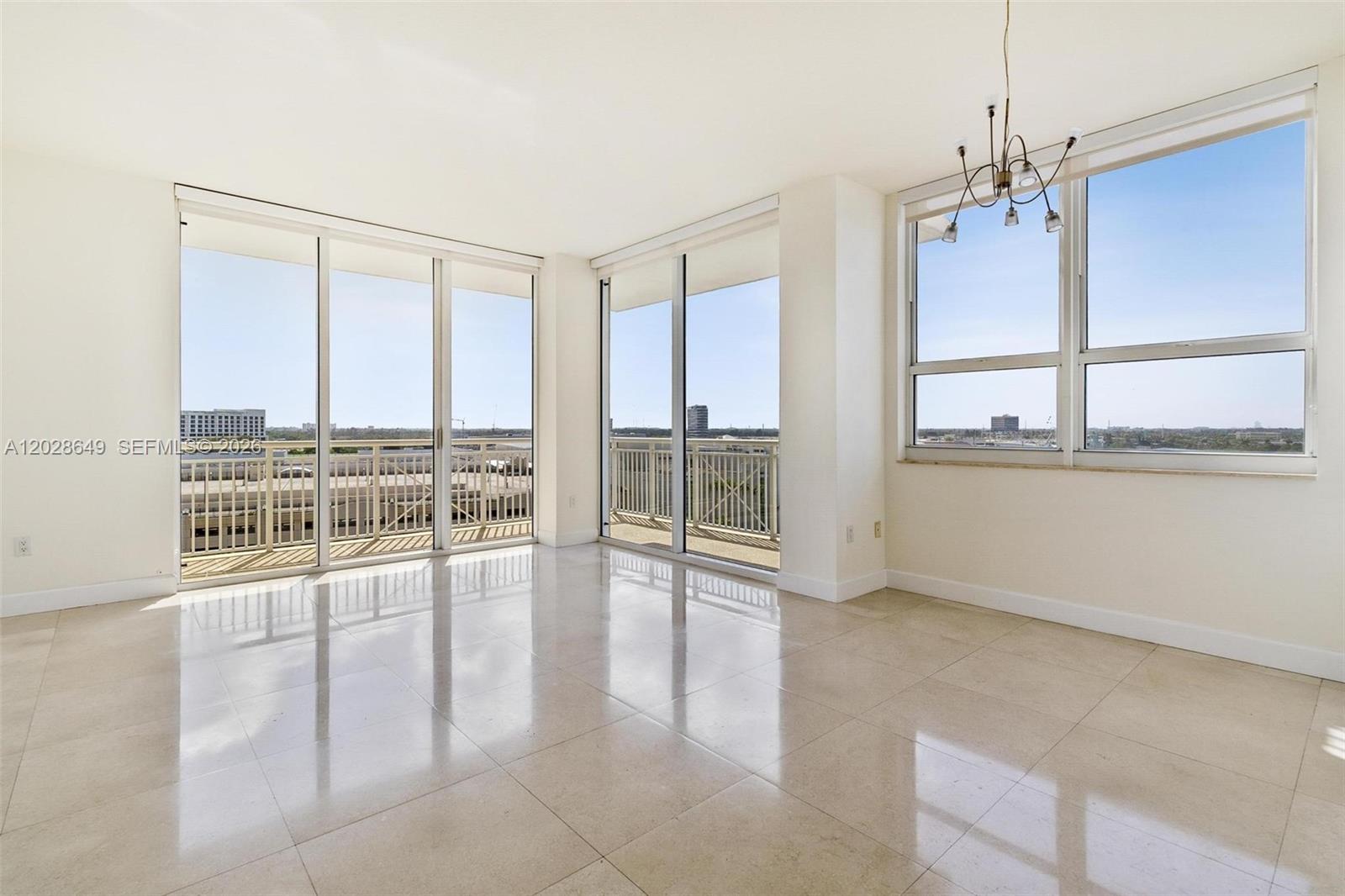 19501 W Country Club Dr #1009, Aventura FL 33180
