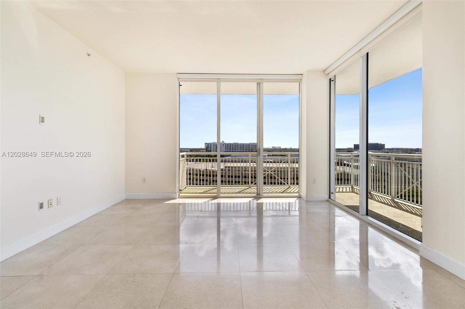 19501 W Country Club Dr #1009, Aventura FL 33180
