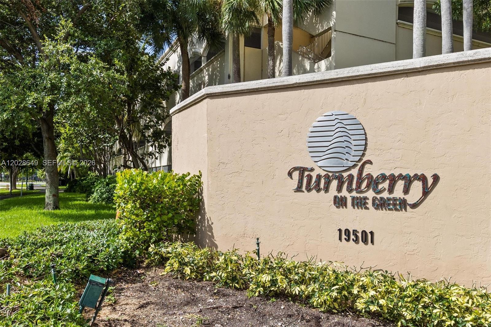 19501 W Country Club Dr #1009, Aventura FL 33180