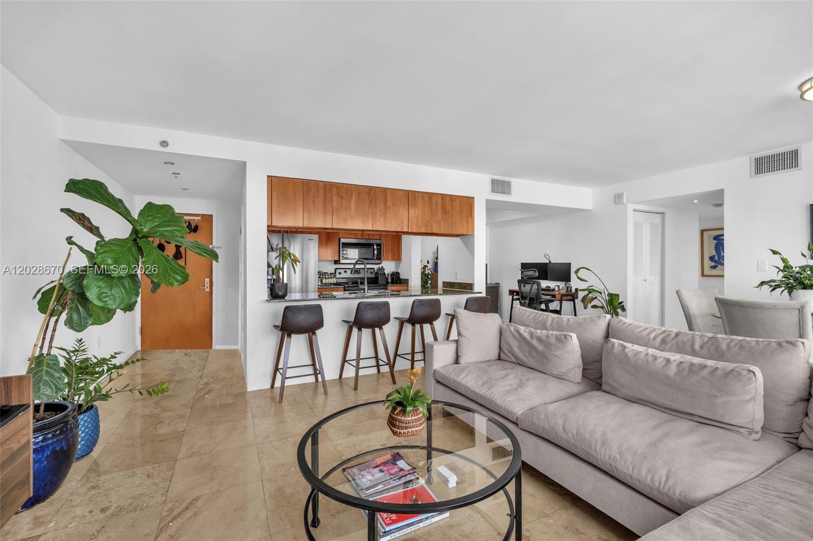 1200 Brickell Bay Dr #3123, Miami FL 33131