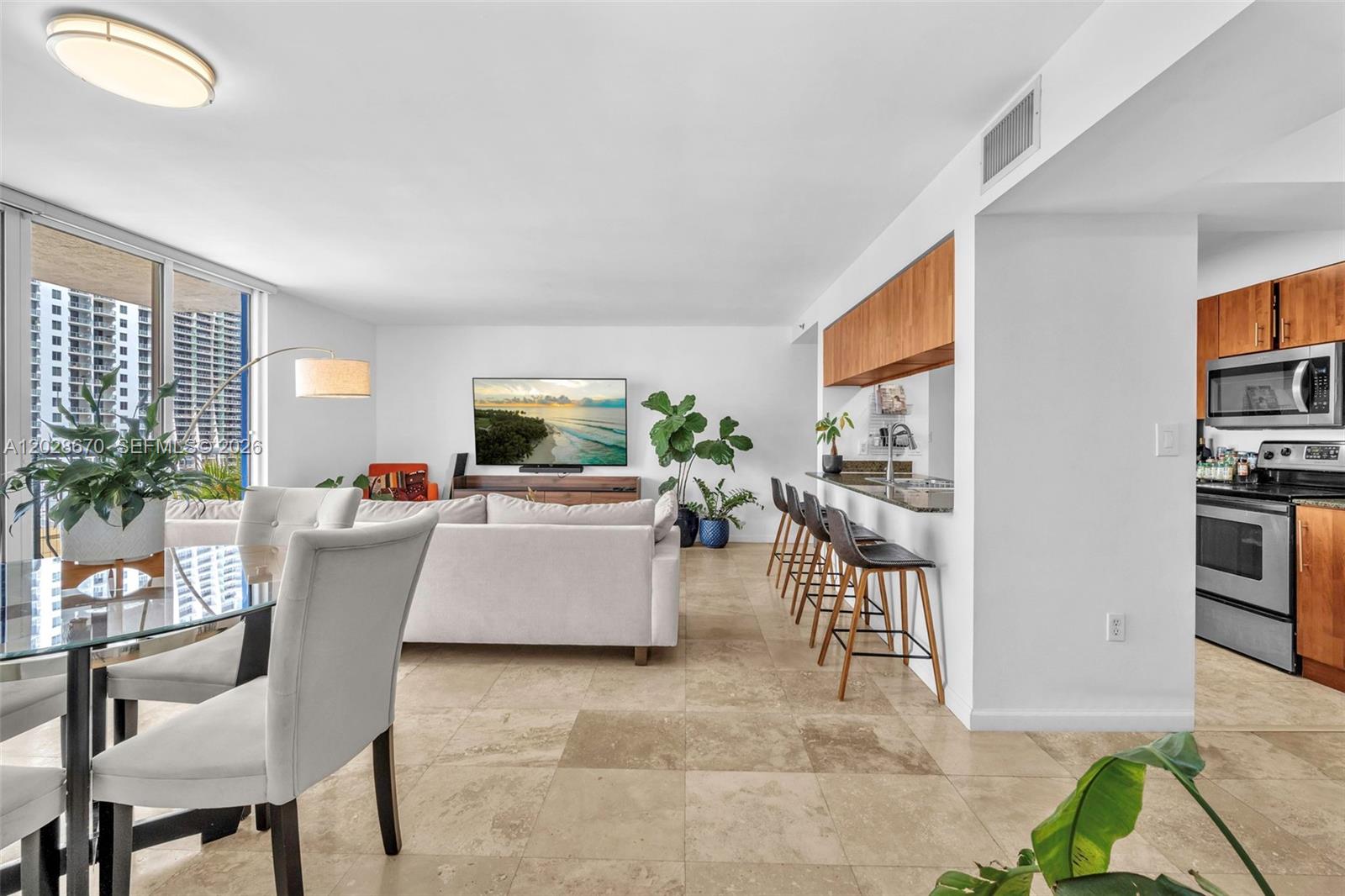 1200 Brickell Bay Dr #3123, Miami FL 33131