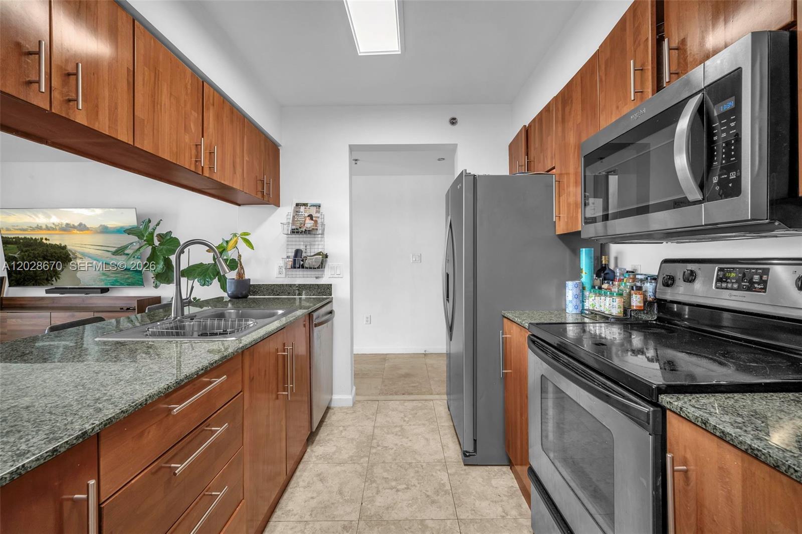 1200 Brickell Bay Dr #3123, Miami FL 33131