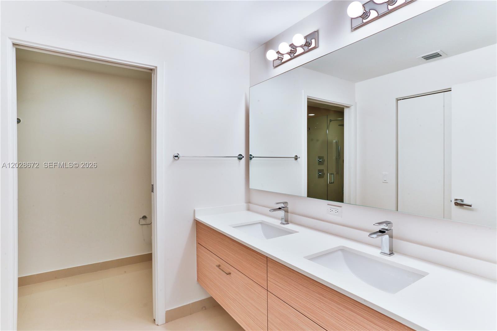 600 NE 27th St #1504, Miami FL 33137