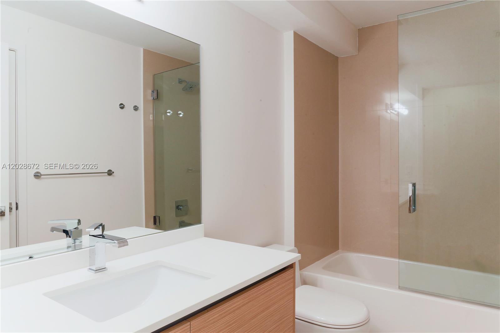600 NE 27th St #1504, Miami FL 33137