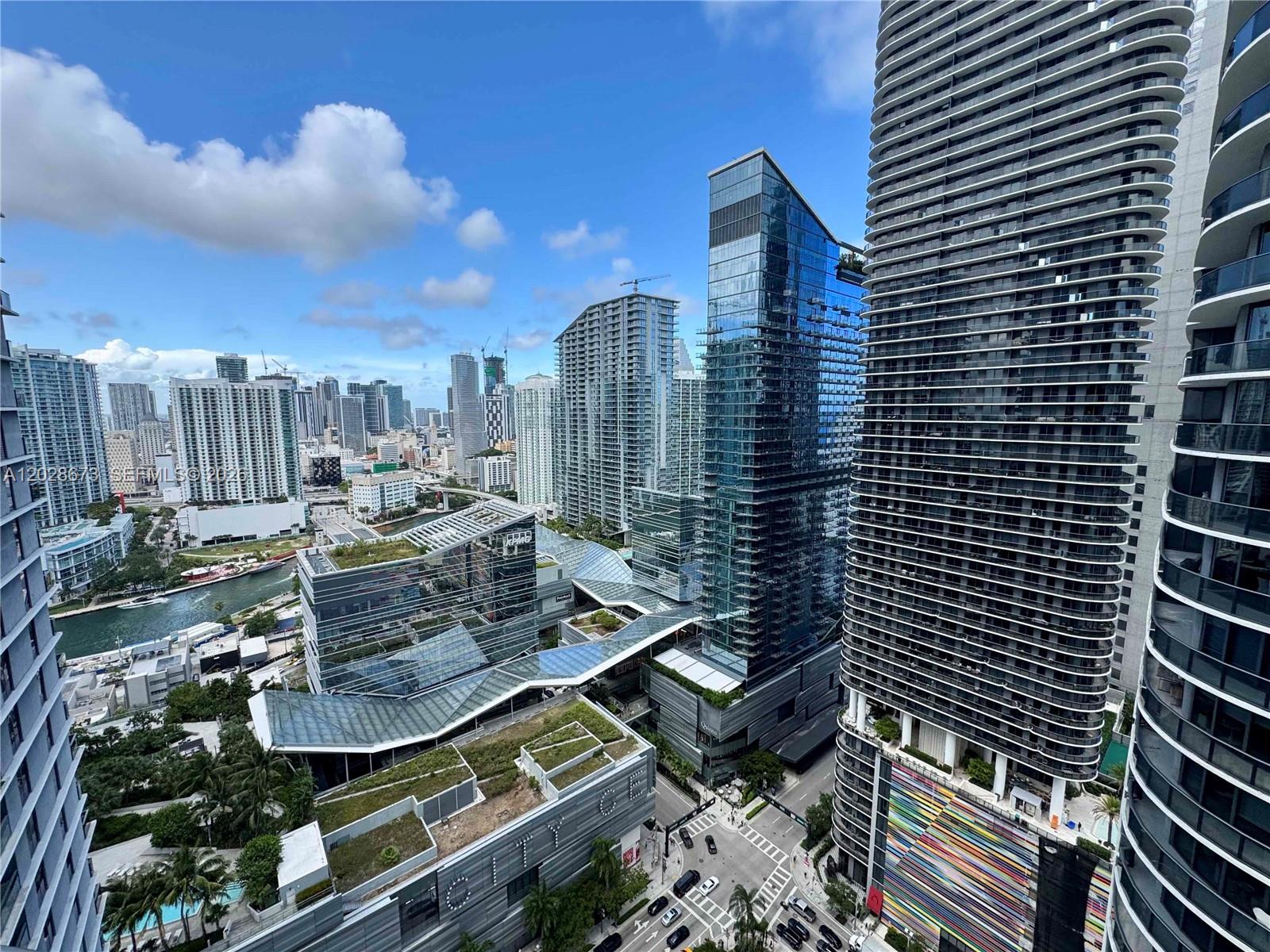 55 SW 9th St #3201, Miami FL 33130
