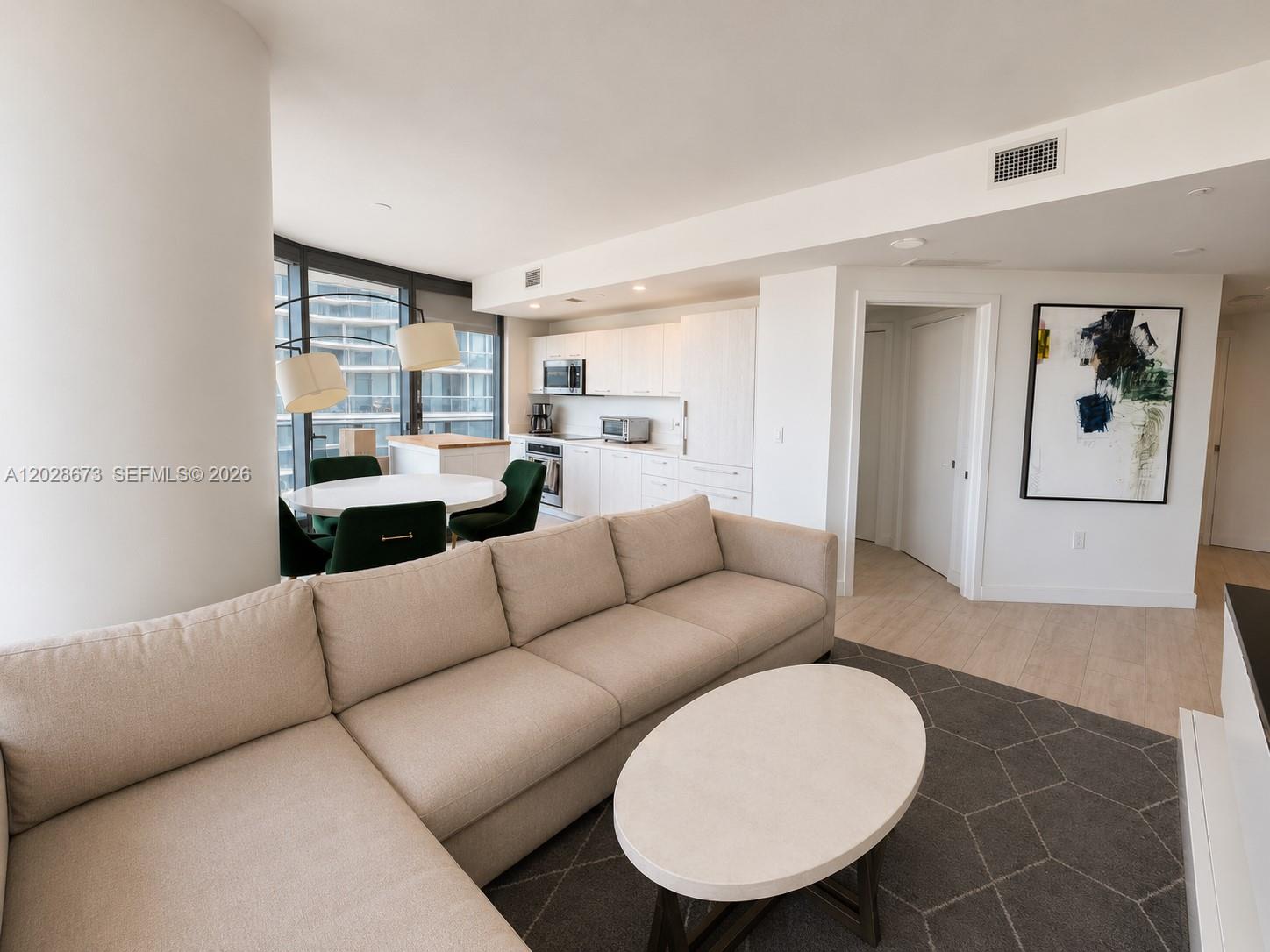 55 SW 9th St #3201, Miami FL 33130