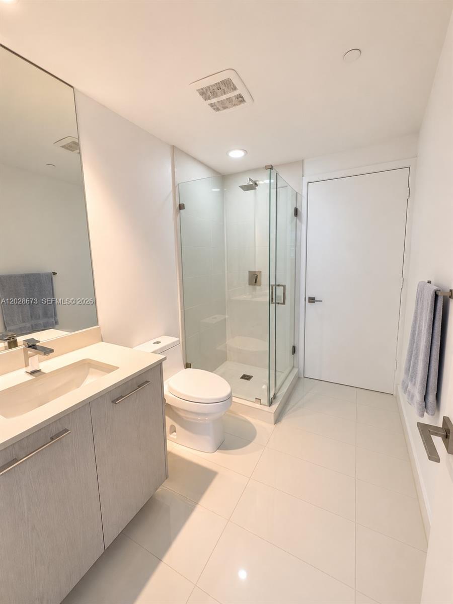 55 SW 9th St #3201, Miami FL 33130